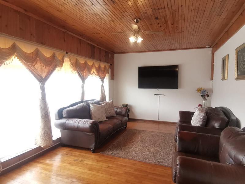 7 Bedroom Property for Sale in Goodwood Estate Western Cape
